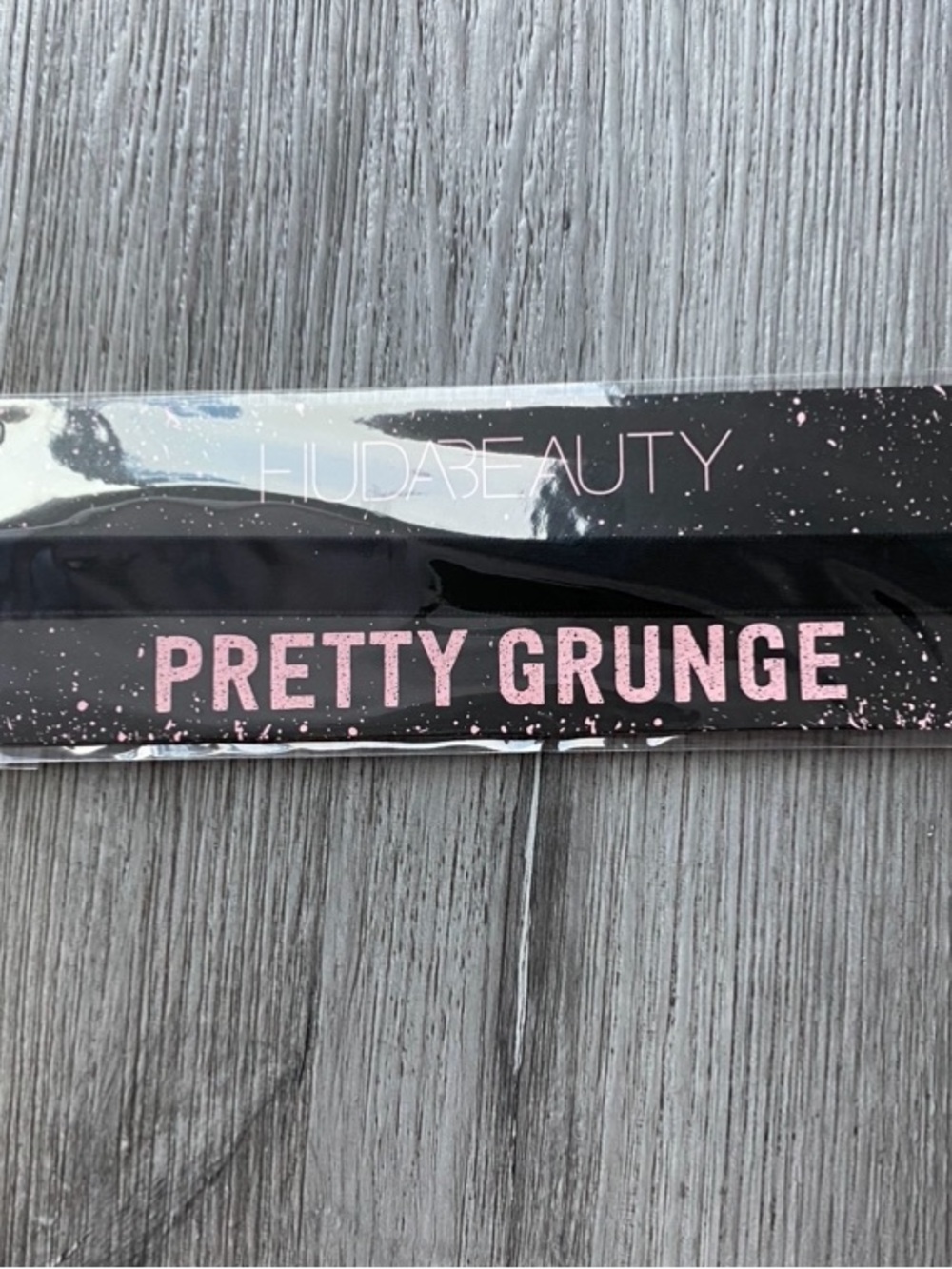 HUDA BEAUTY Choker Necklace